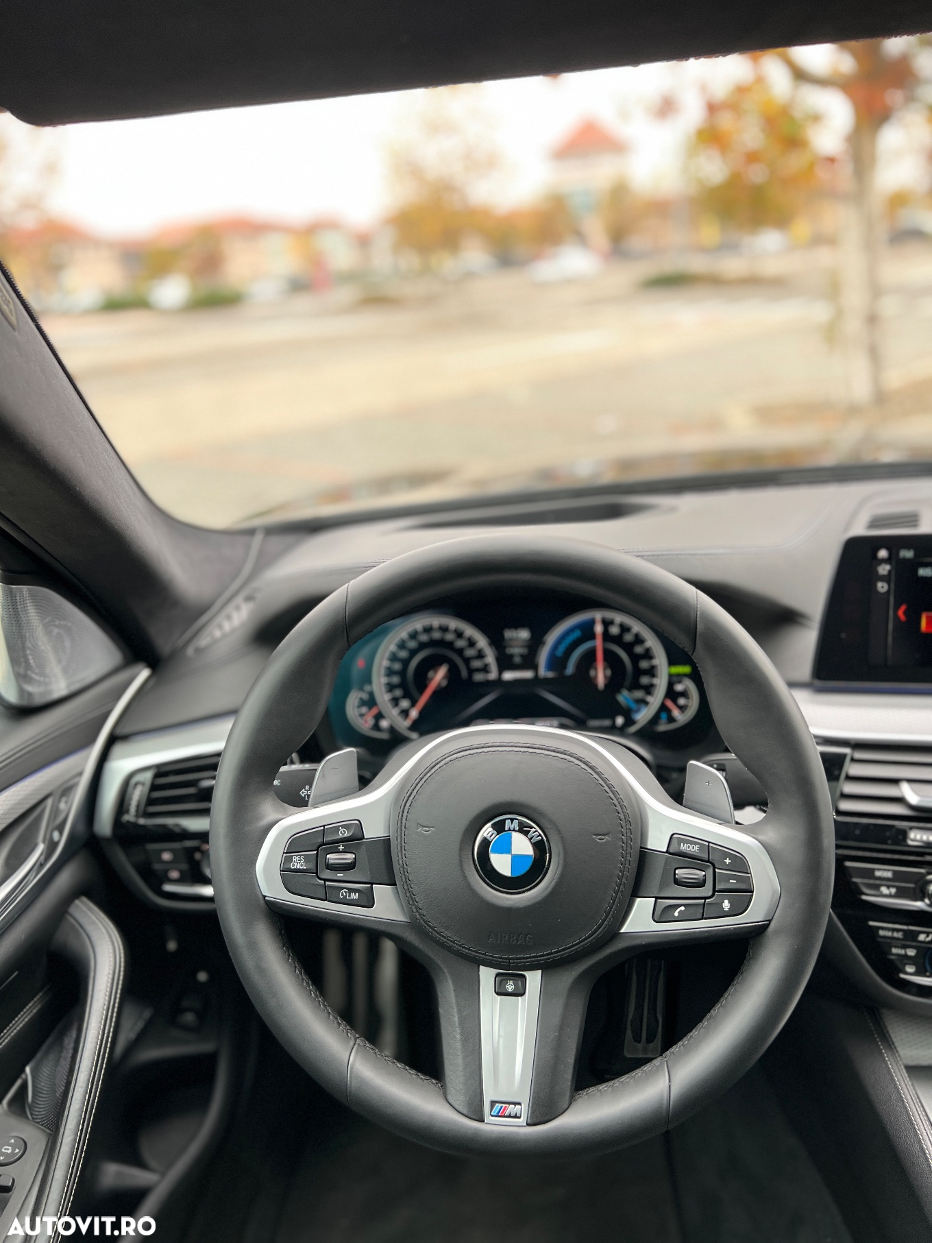 BMW Seria 5 530e Aut. M Sport Edition - 16