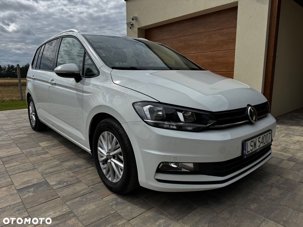Volkswagen Touran - 1