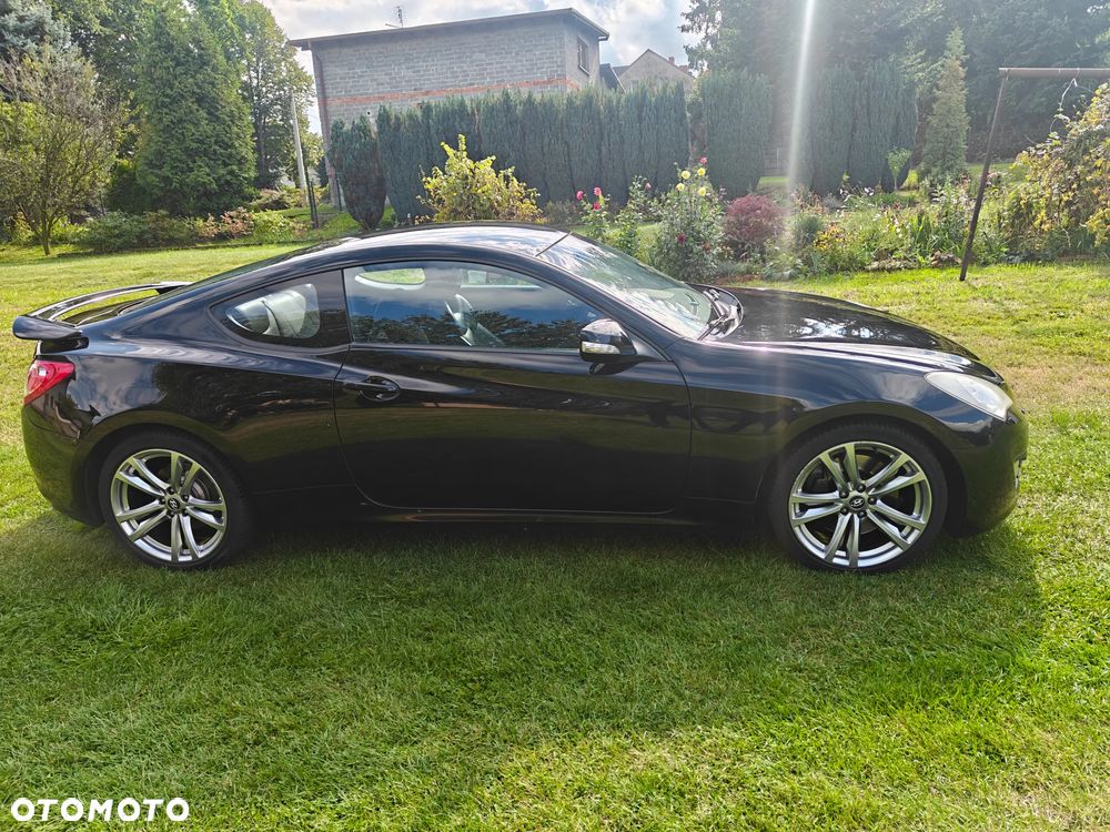 Hyundai Genesis Coupe 3.8 V6 Automatik - 3