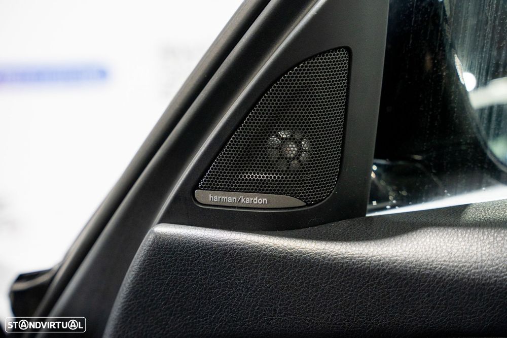 BMW 320 d Pack M - 12