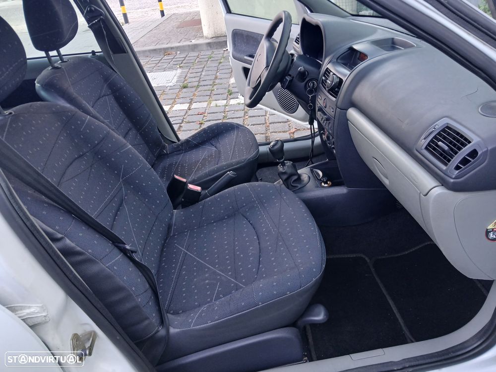 Renault Clio 1.2 Expression - 9
