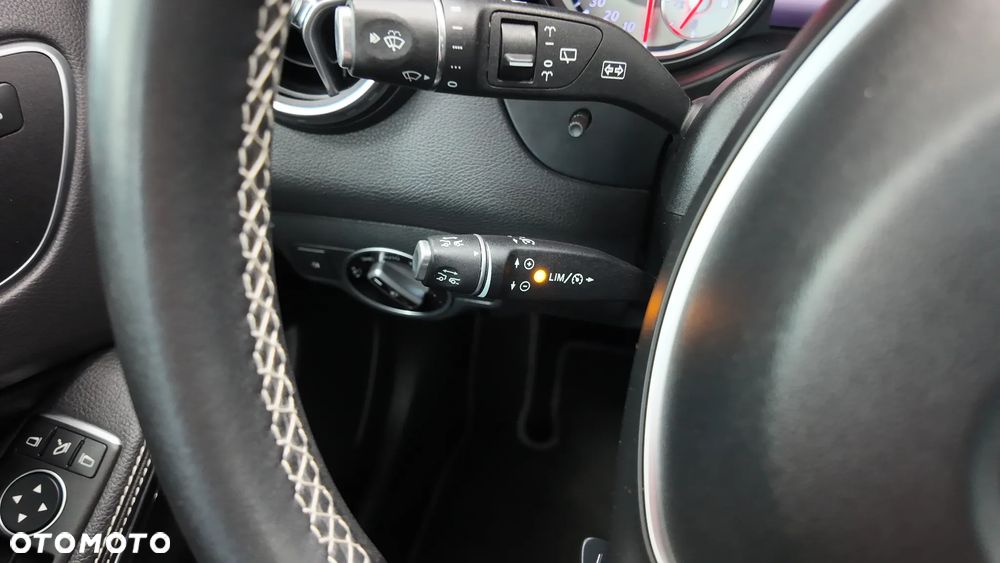 Mercedes-Benz GLA 250 4Matic 7G-DCT UrbanStyle Edition - 28