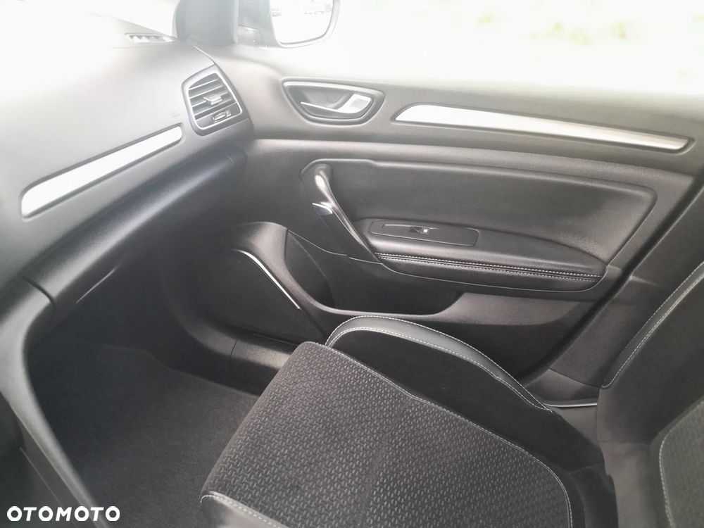 Renault Megane TCe 160 GPF EDC GT LINE - 23