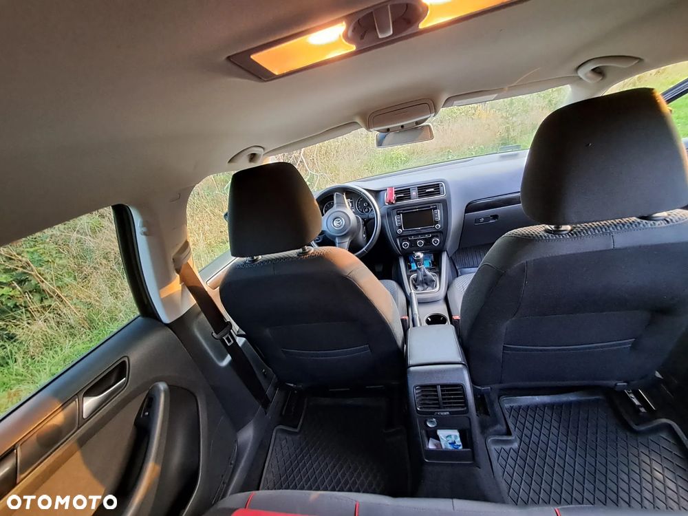 Volkswagen Jetta 1.2 TSI Comfortline - 6