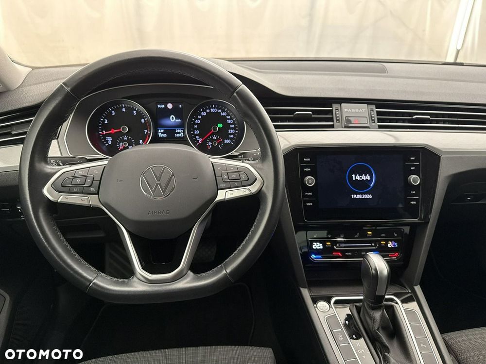 Volkswagen Passat - 15