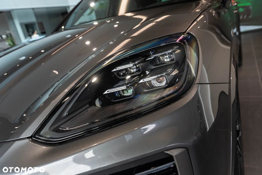 Porsche Cayenne Turbo E-Hybrid PHEV - 36