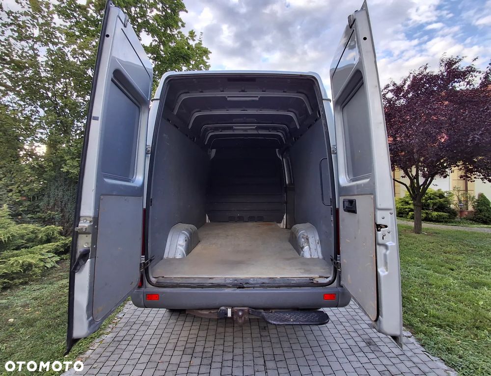 Mercedes-Benz Sprinter - 10