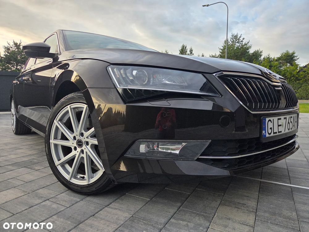 Skoda Superb 2.0 TDI DSG Premium Edition - 10