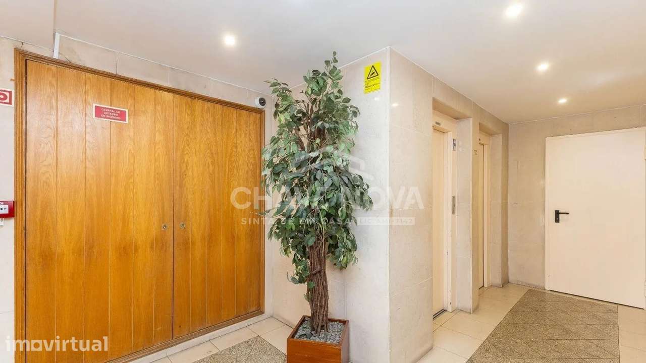 T3 Maia | Condomínio Fechado com Piscina Interior - Grande imagem: 2/17