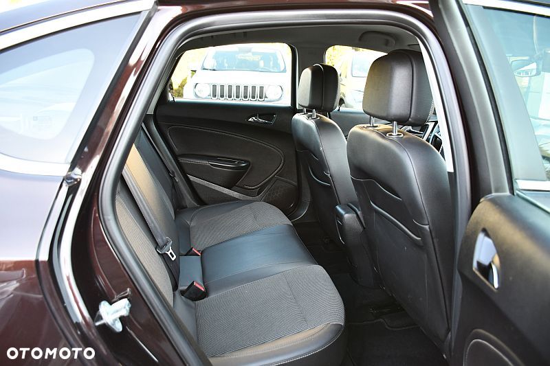 Opel Astra 1.4 Turbo Edition - 22