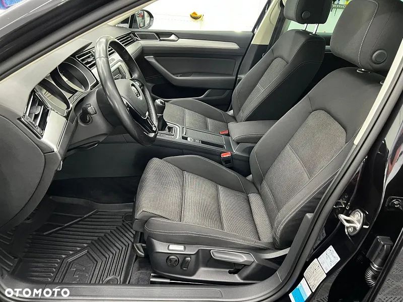 Volkswagen Passat 1.6 TDI (BlueMotion Technology) Comfortline - 20