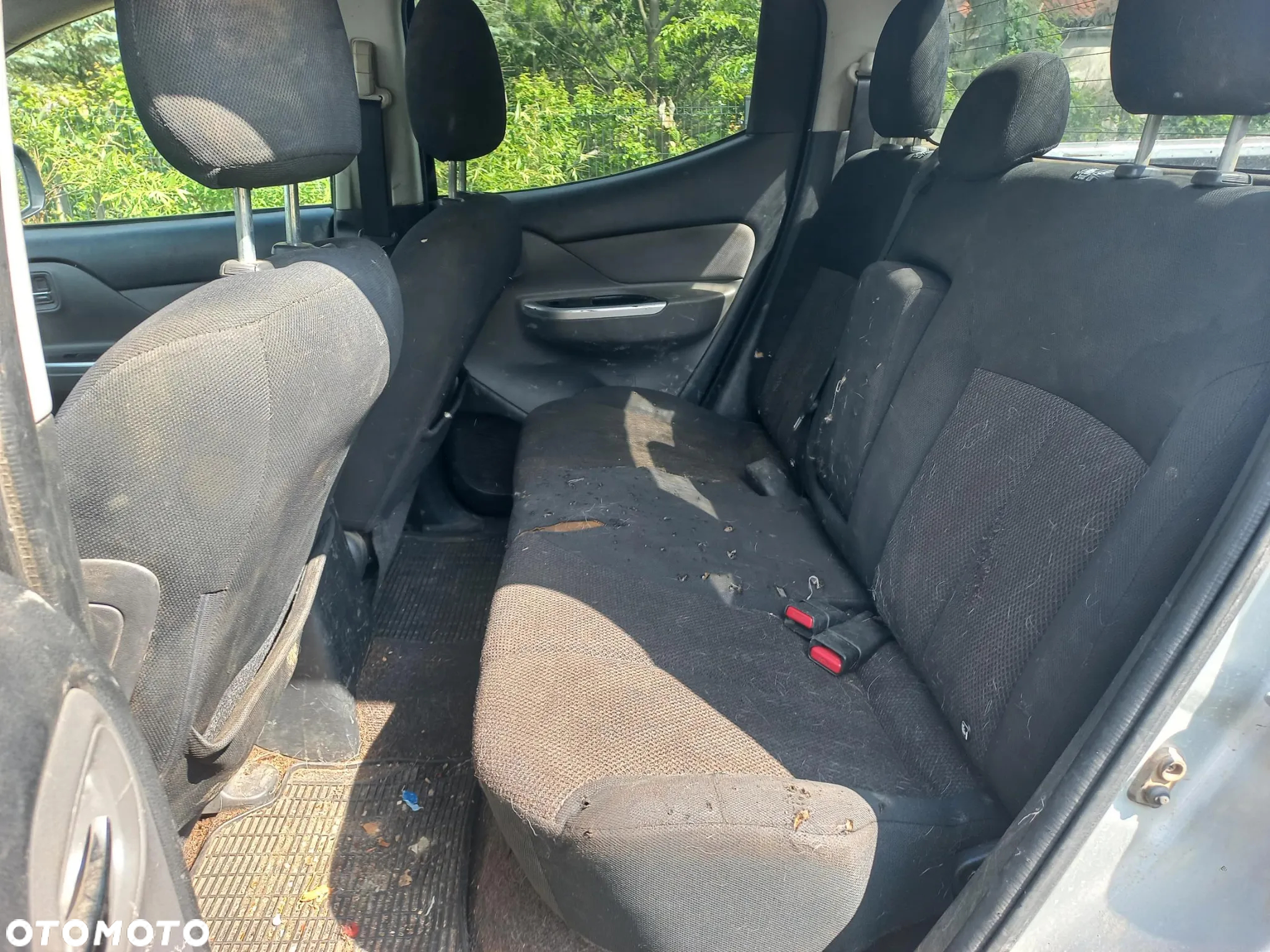 Mitsubishi L200 2.4 d DC Intense + - 8