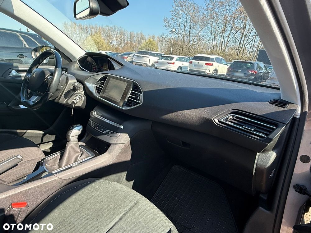Peugeot 308 - 16