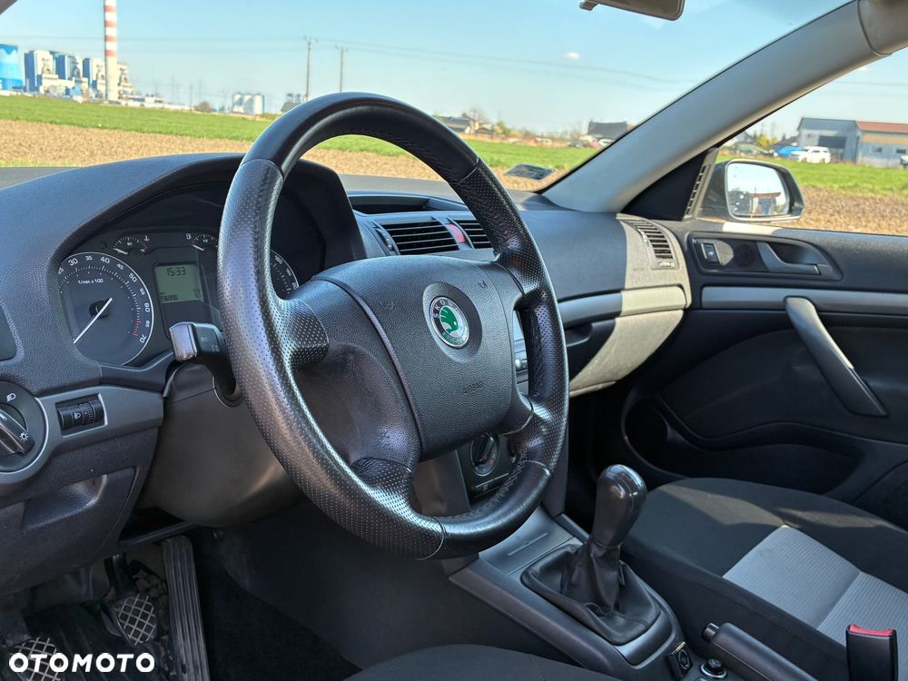 Skoda Octavia 1.6 Classic - 10