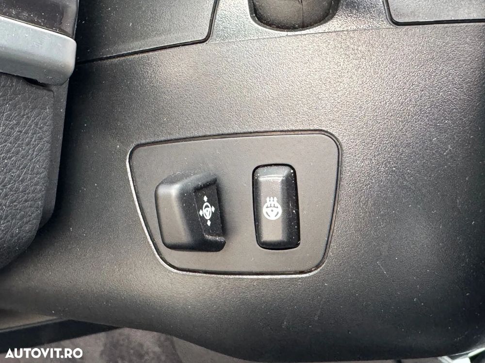 BMW Seria 5 525d xDrive AT - 39