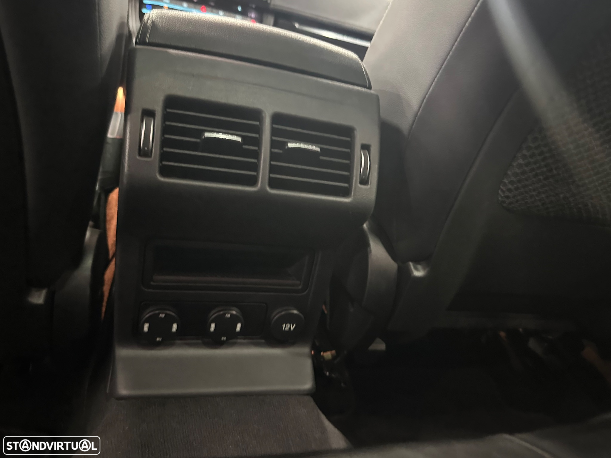 Jaguar F-Pace 2.0 D200 AWD R-Dynamic SE - 11