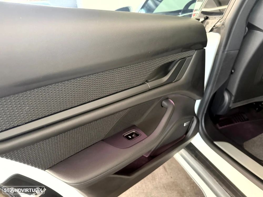 Porsche Taycan 4S - 12