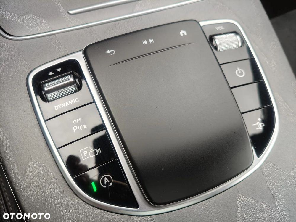 Mercedes-Benz Klasa E 200 Coupe 4-Matic 9G-TRONIC - 23