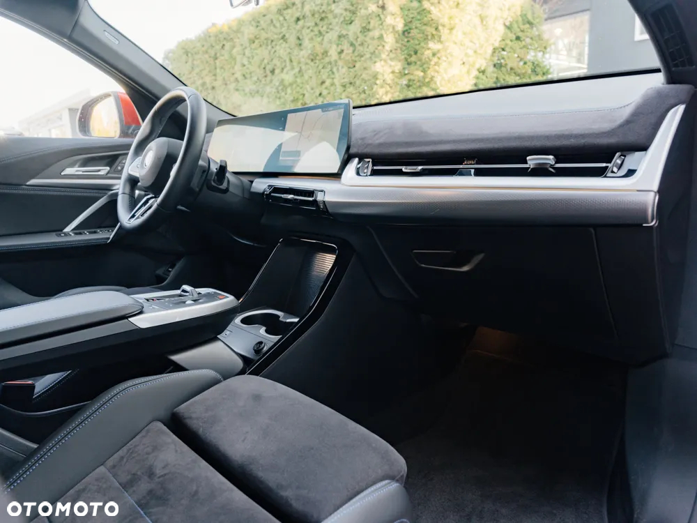 BMW iX2 eDrive20 - 9