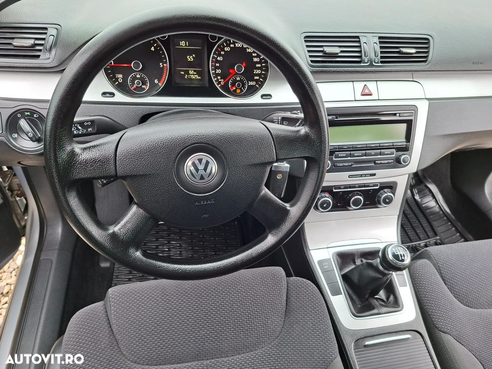 Volkswagen Passat - 14