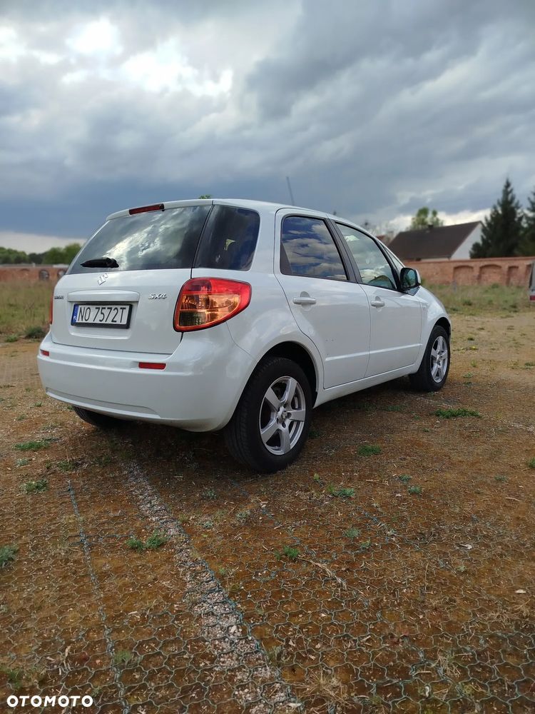 Suzuki SX4 1.6 VVT 4x2 Club - 5