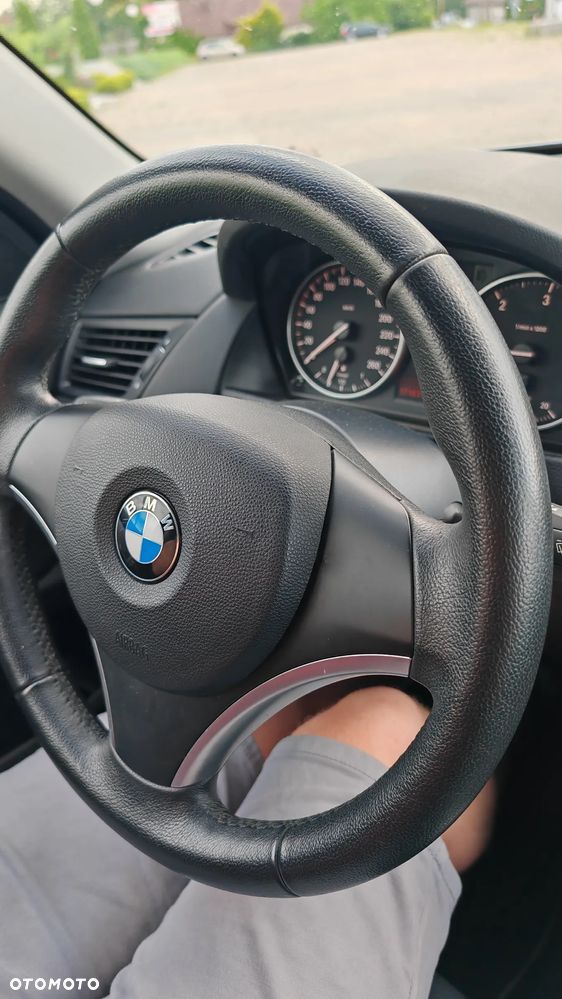 BMW X1 sDrive18d - 12