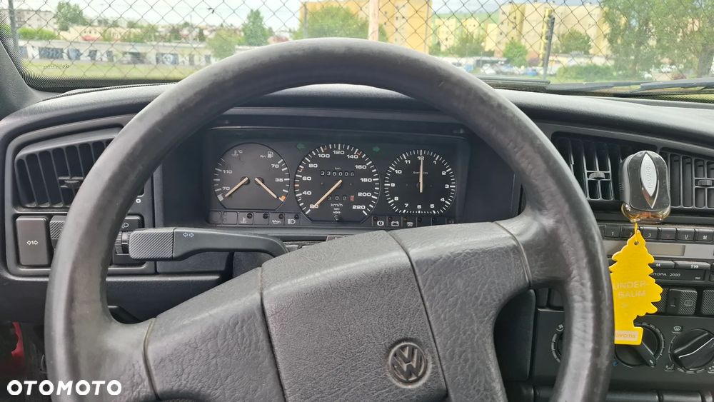 Volkswagen Passat 1.6 TD CL - 7