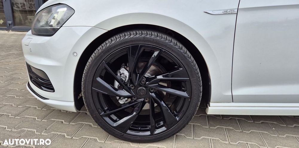 Volkswagen Golf 1.4 TSI BlueMotion Technology Cup - 28