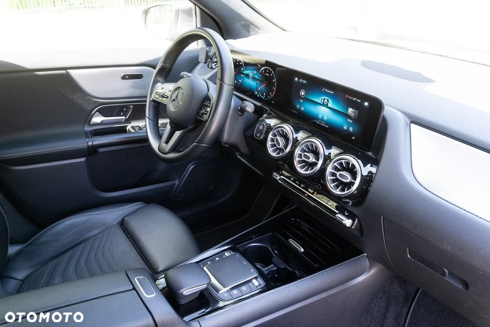 Mercedes-Benz GLA 200 Business Edition - 3