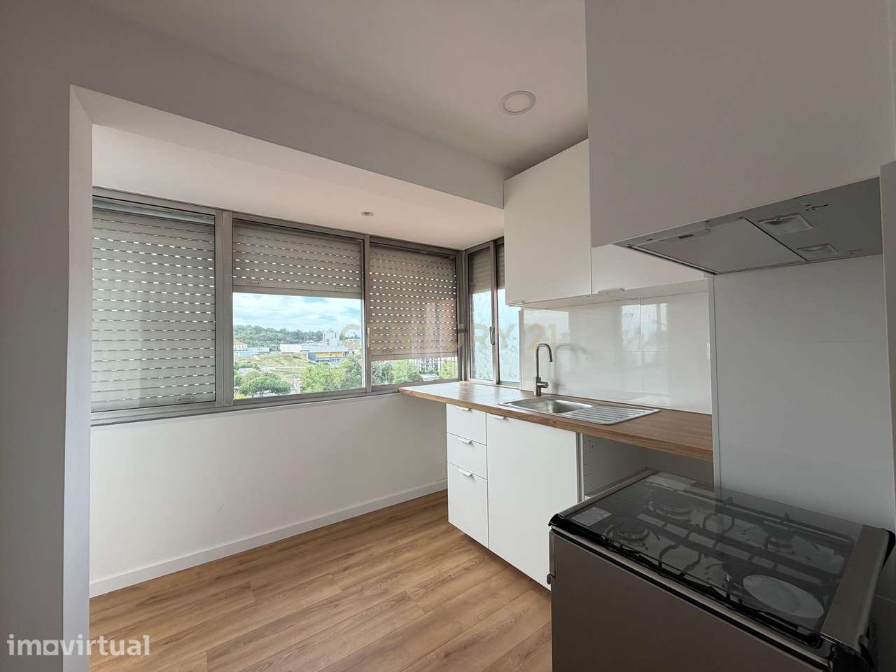 Apartamento T0+1  em Benfica, Lisboa com Vista Panorâmica. - Grande imagem: 4/12
