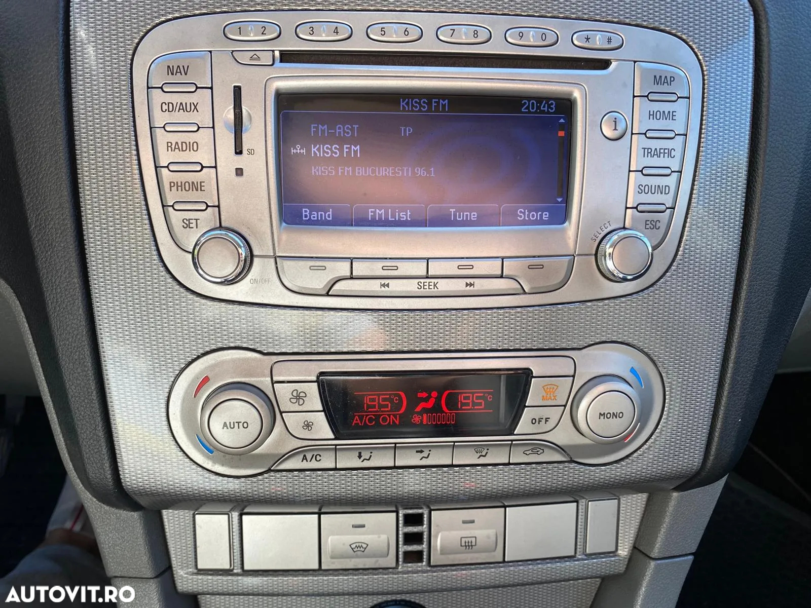 Ford Focus 1.6 TDCI DPF Titanium - 8