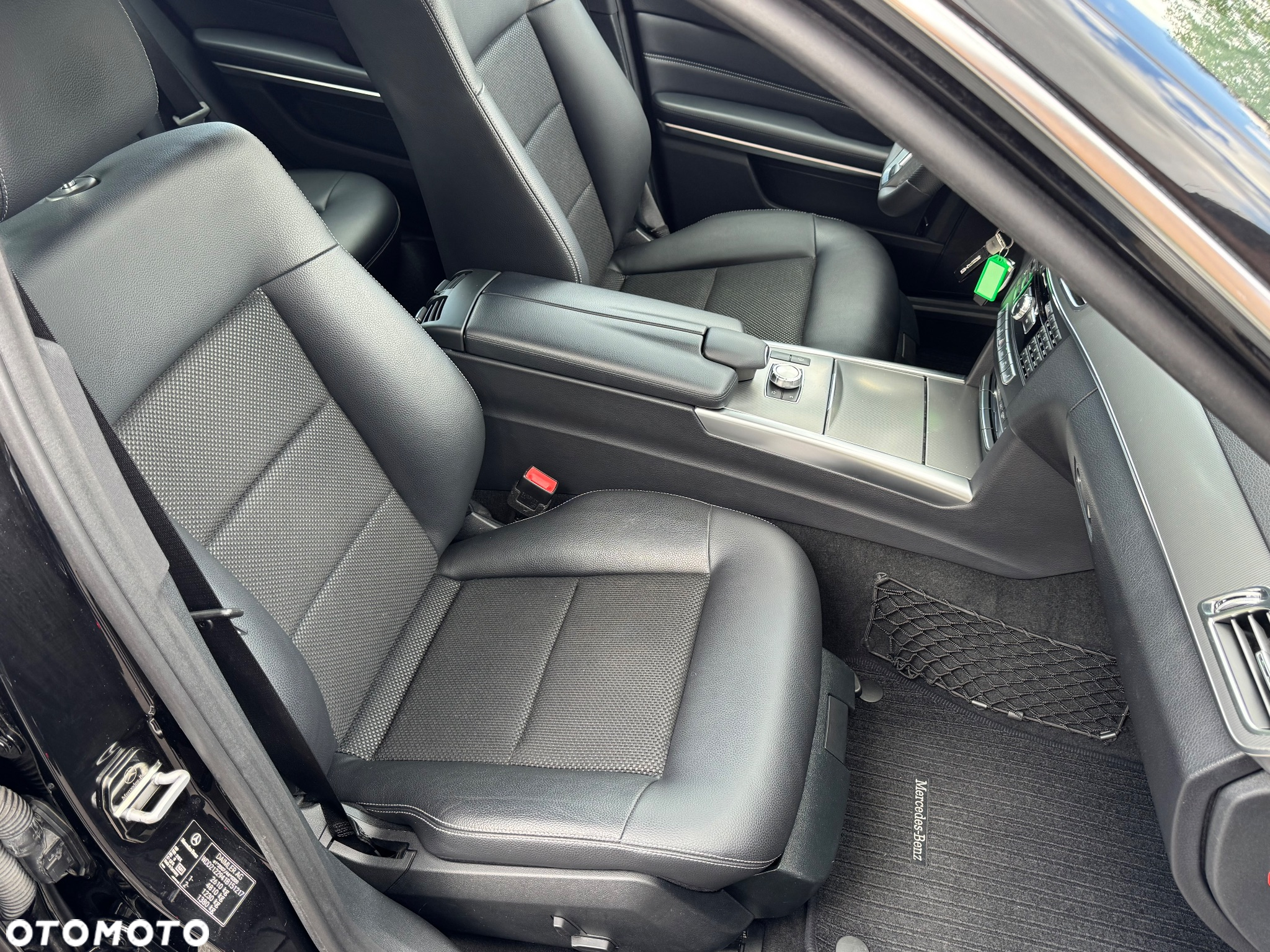 Mercedes-Benz Klasa E 350 d 4Matic T 9G-TRONIC Avantgarde - 22