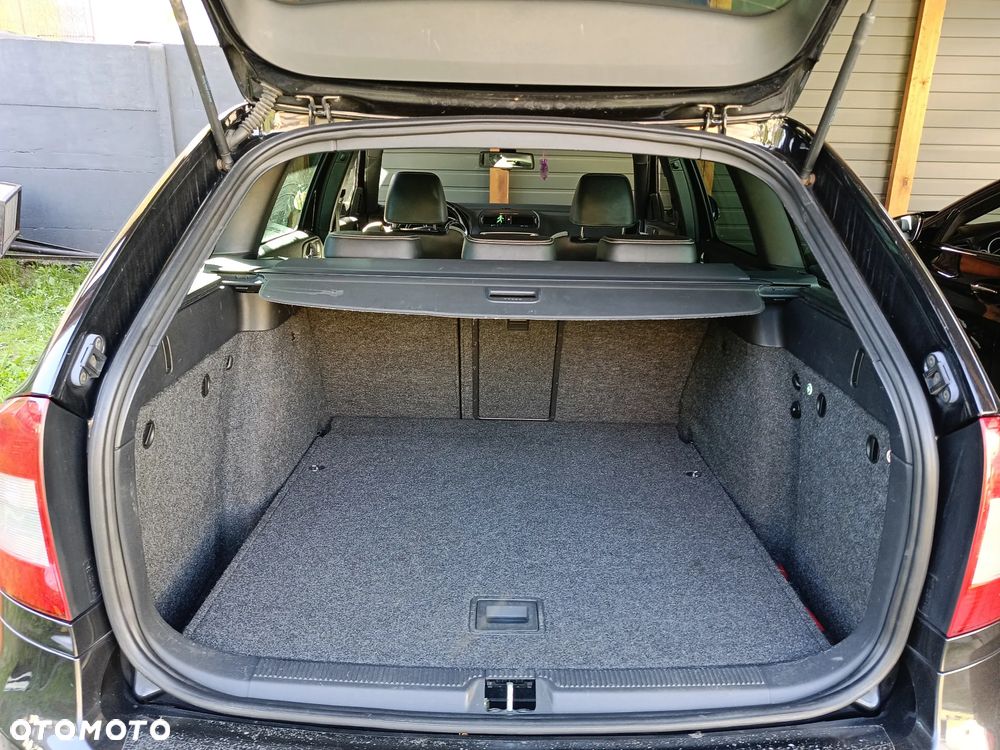 Skoda Octavia 2.0 TDI CR DPF RS - 5