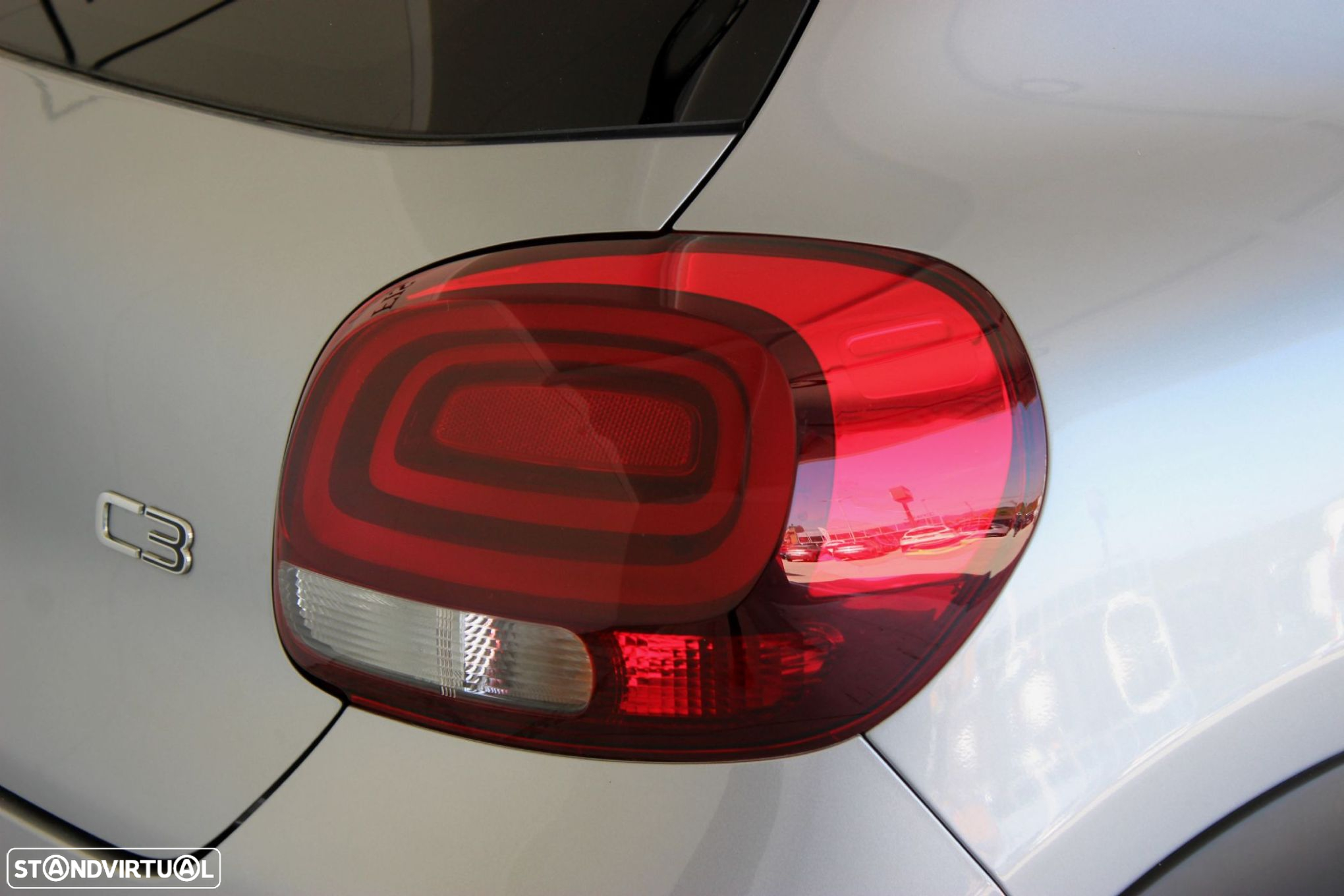 Citroën C3 1.2 PureTech Shine Pack EAT6 - 10