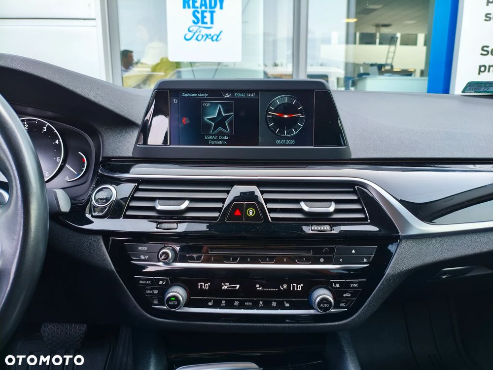 BMW Seria 5 518d Sport Line - 19