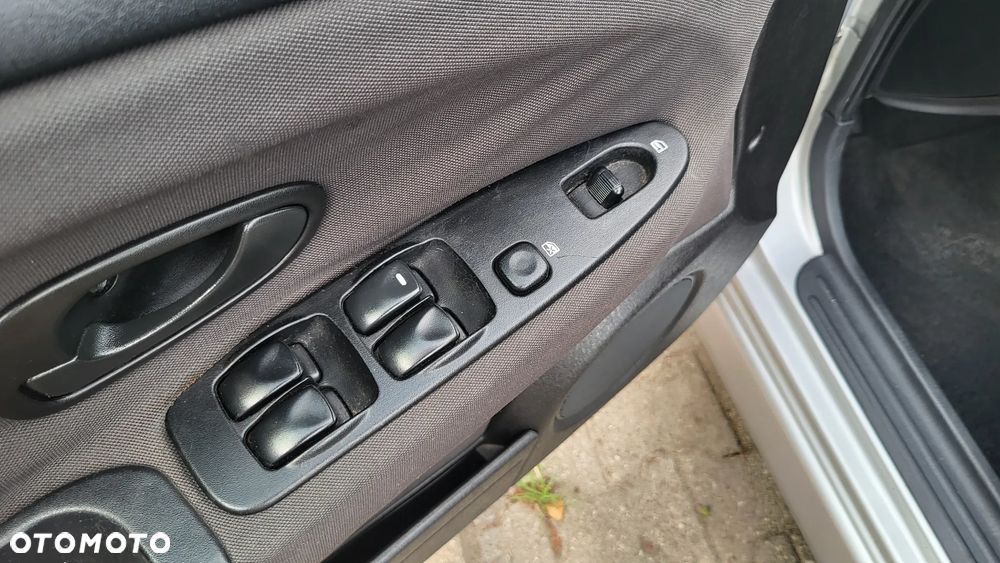Mitsubishi Carisma 1.8 GDI Comfort - 18