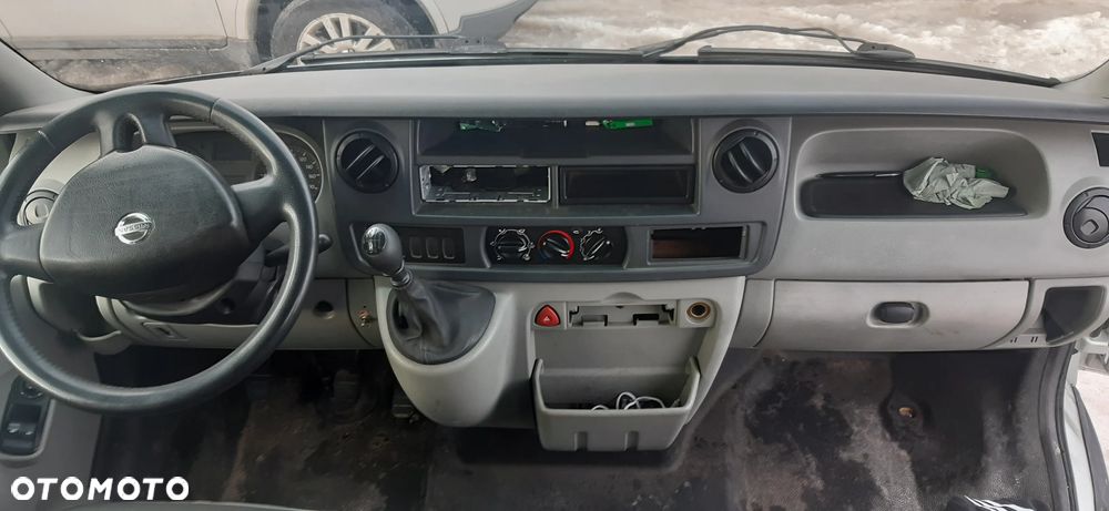 Nissan Interstar - 9