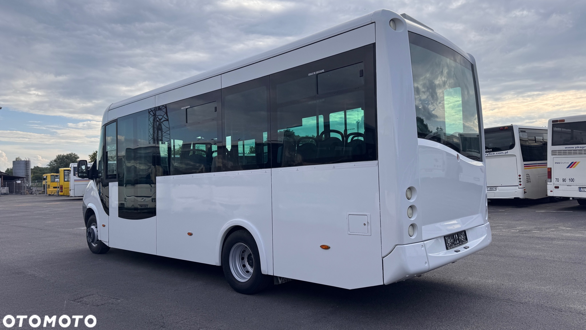 Irisbus Cytios 4/ miejski niskowejściowy/ Klimatyzacja /Cena:83000 zł netto - 3