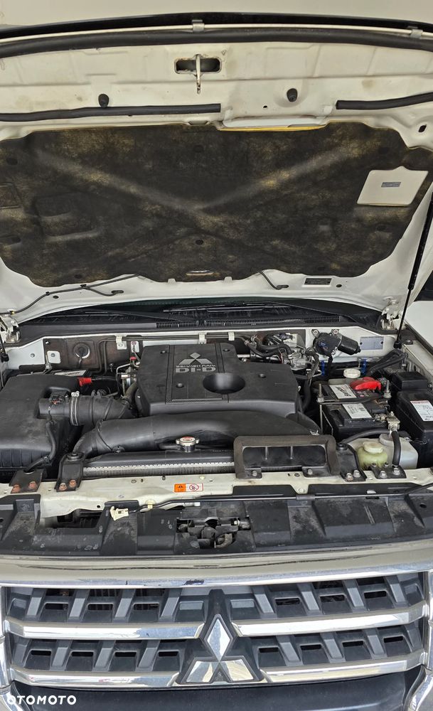Mitsubishi Pajero - 16