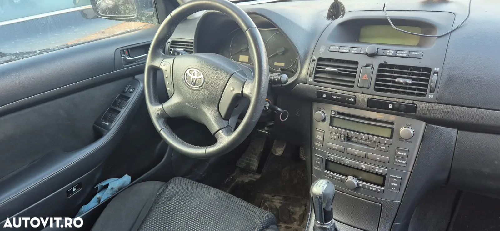 Plansa bord Toyota Avensis T25 2.0 diesel 85kw D-4D - 1