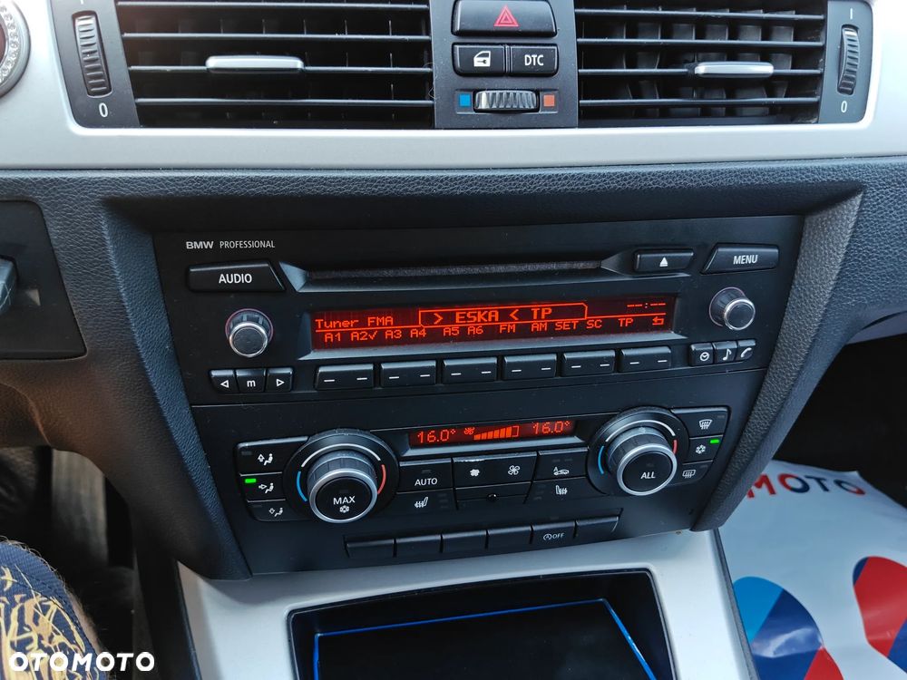 BMW Seria 3 318d Edition Exclusive - 22
