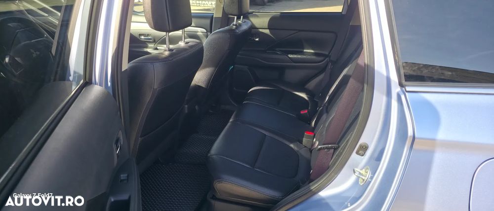 Mitsubishi Outlander - 6