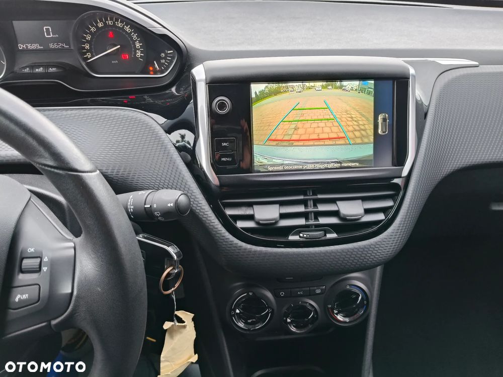 Peugeot 208 1.2 PureTech Style - 12