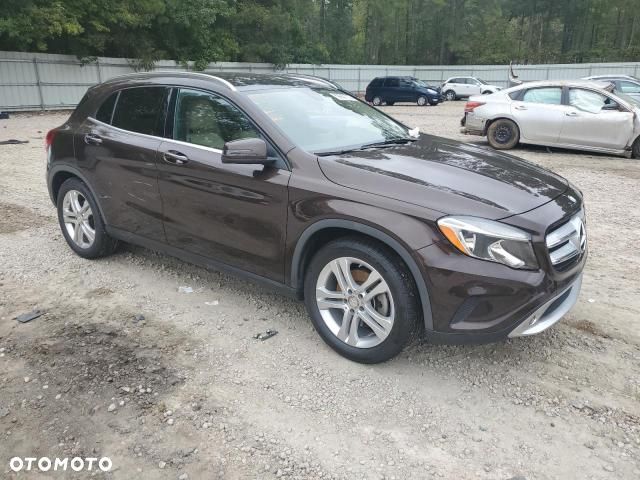 Mercedes-Benz GLA 250 7G-DCT SCORE - 14