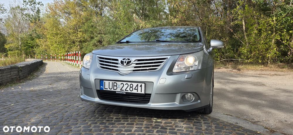 Toyota Avensis - 2