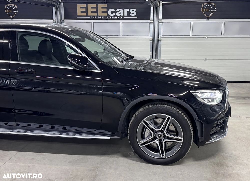 Mercedes-Benz GLC 300 e 4Matic 9G-TRONIC AMG Line Plus - 28