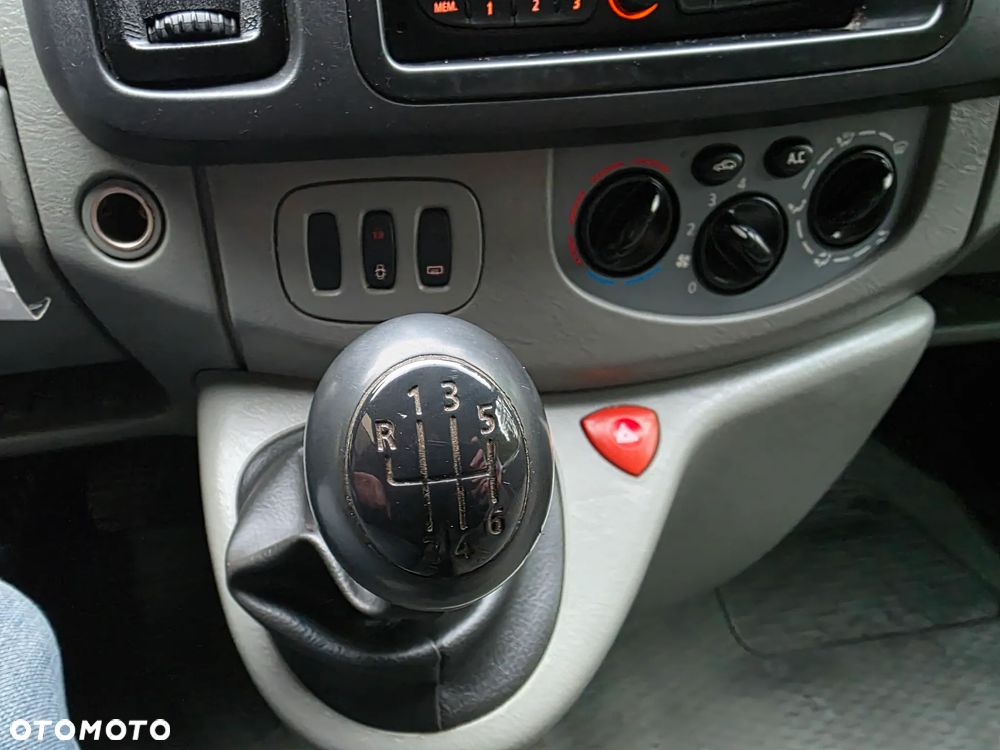 Renault trafic - 10