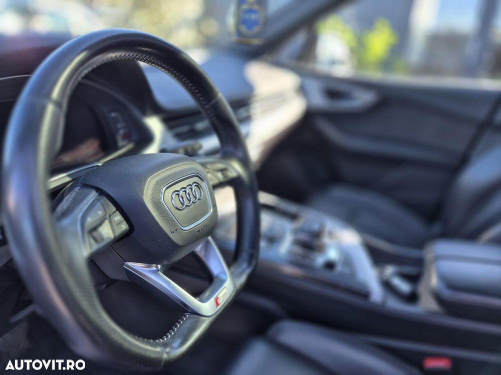 Audi Q7 - 10
