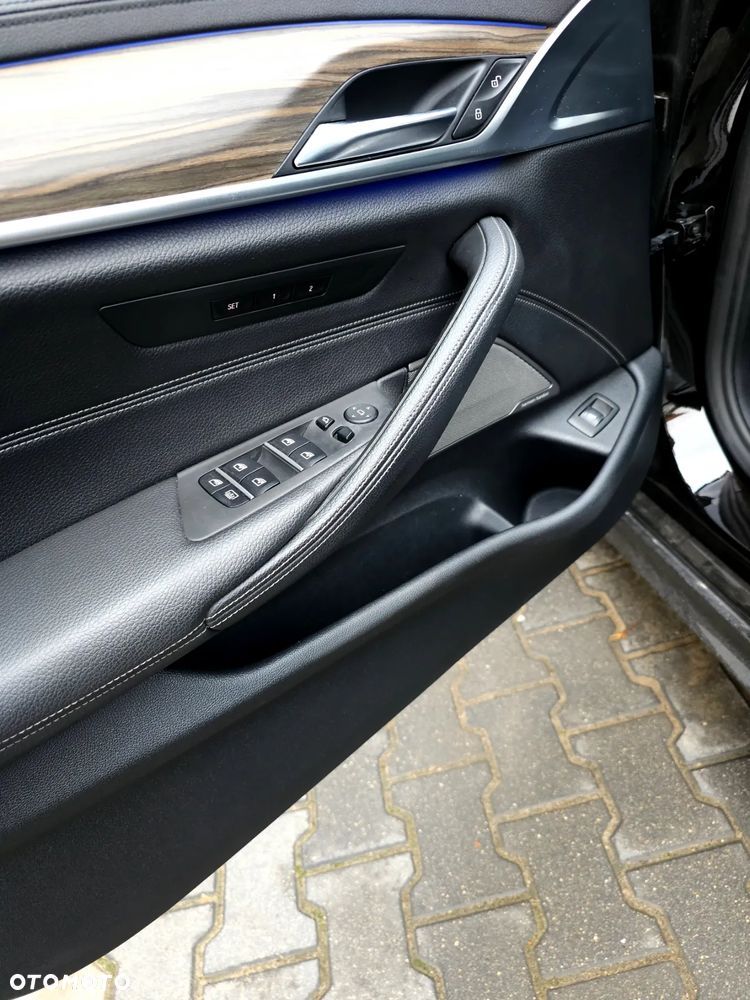 BMW Seria 5 540i xDrive M Sport sport - 22