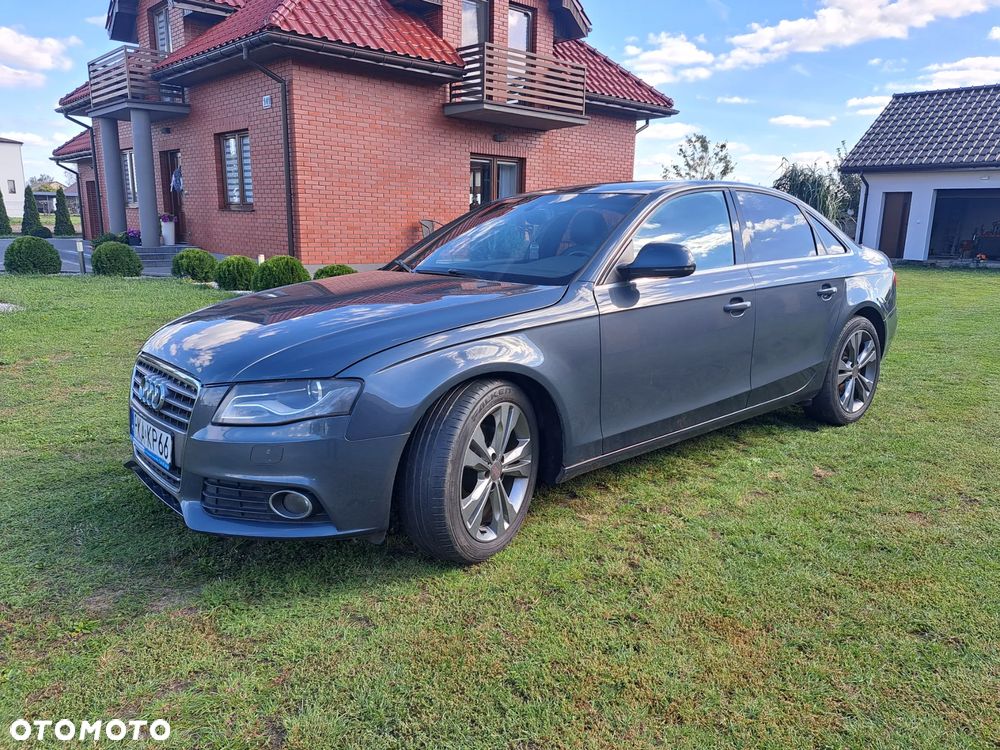 Audi A4 Limousine - 1
